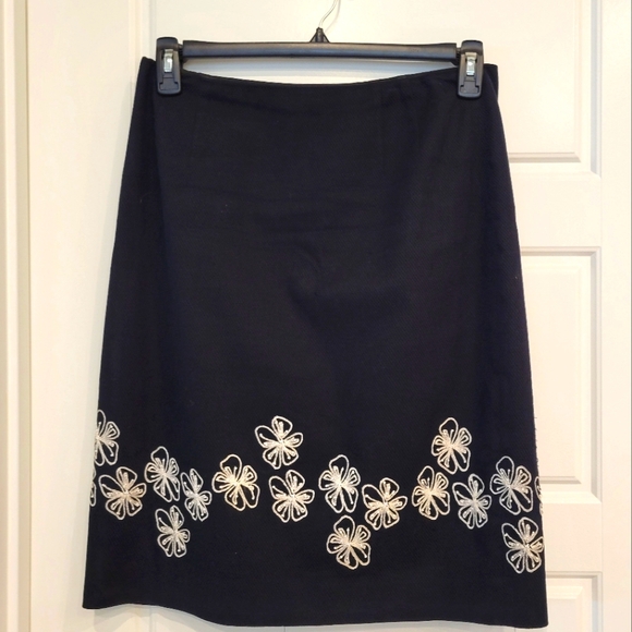 JONES NEW YORK WOMEN'S BLACK TEXTURED EMBROIDERED FLOWERS SKIRT SIZE 8 - Picture 1 of 8